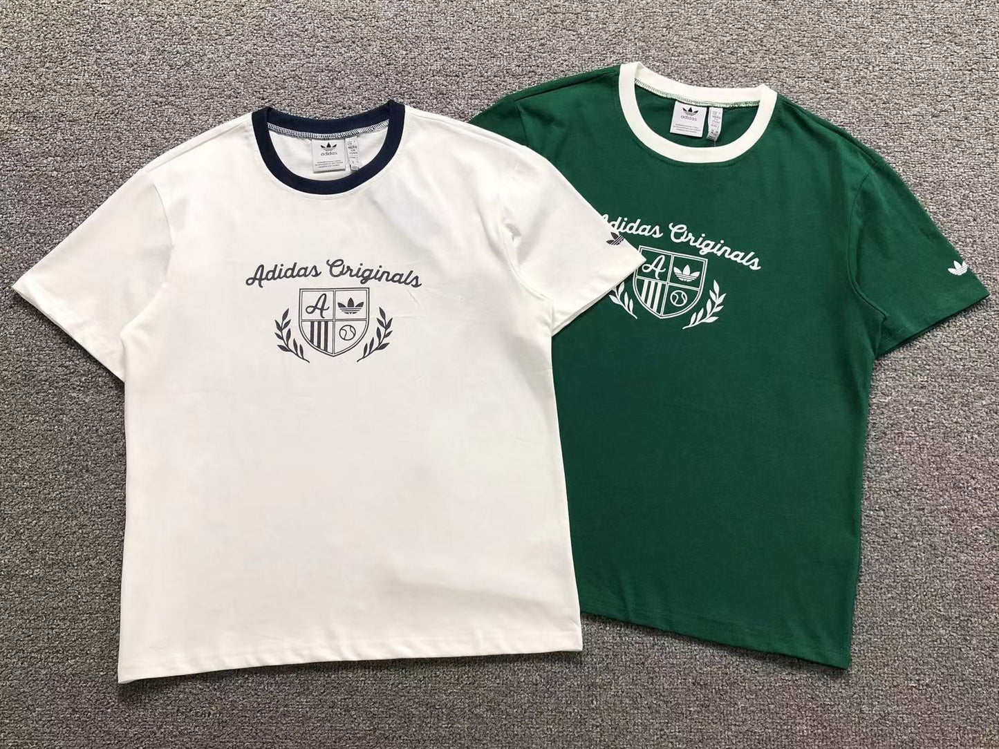 Camiseta adidas Originals Varsity Crest Tee