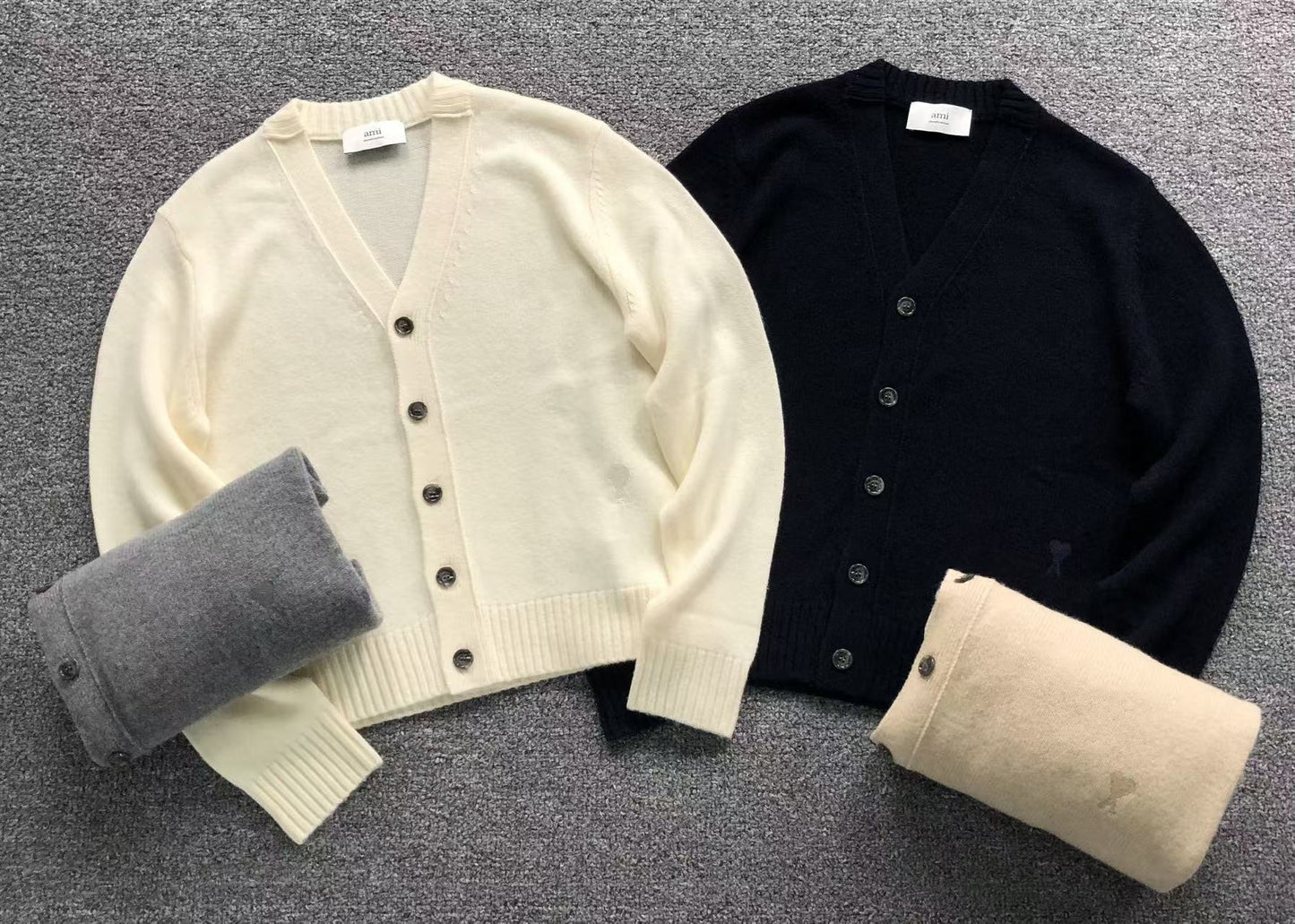 Suéter Cardigan AMI Paris Essential Feminino