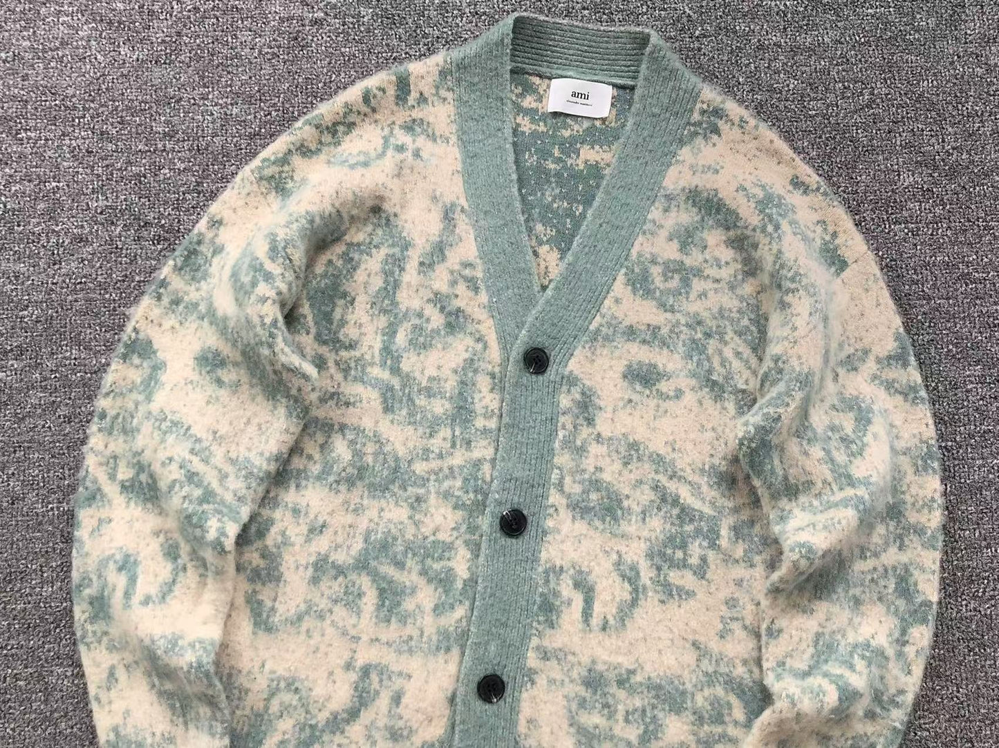 Suéter AMI Paris Cardigan Pattern