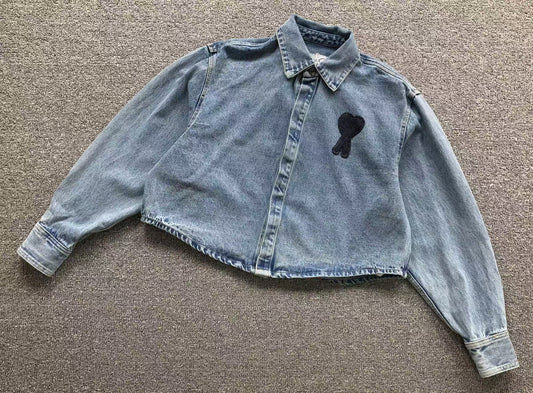 Camisa AMI Paris Denim Cropped Logo Coração