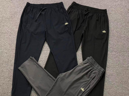 Calça elástica ALO moletom reta