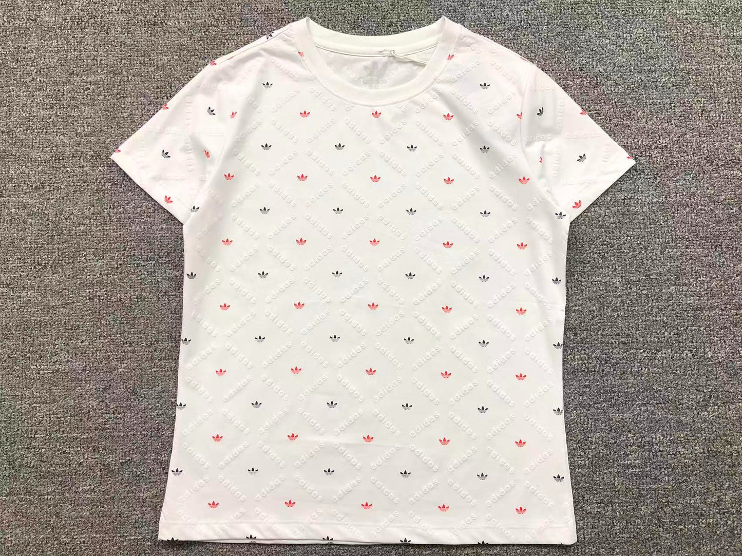 Camiseta Adidas Monogram All Over Feminina