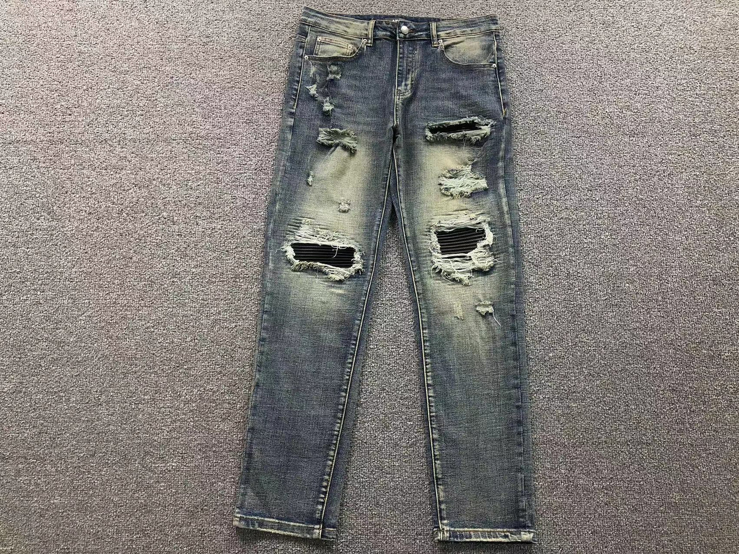 Calça AMIRI Vintage Blue Ribbed Destroyed Denim