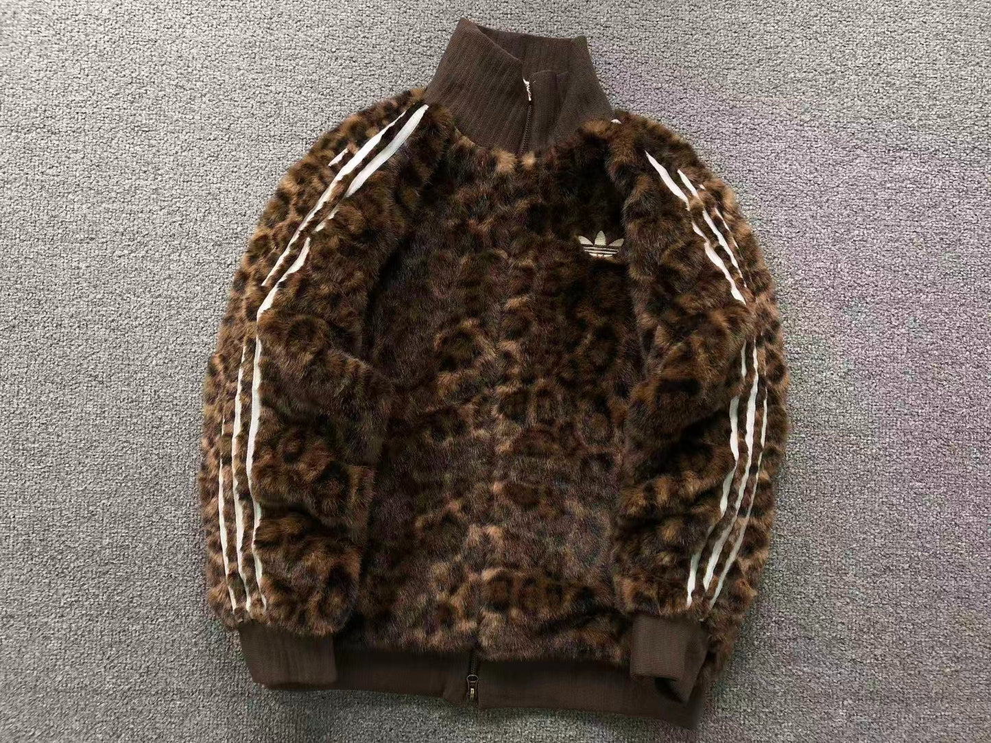 Jaqueta Adidas Leopard Faux Fur Jacket