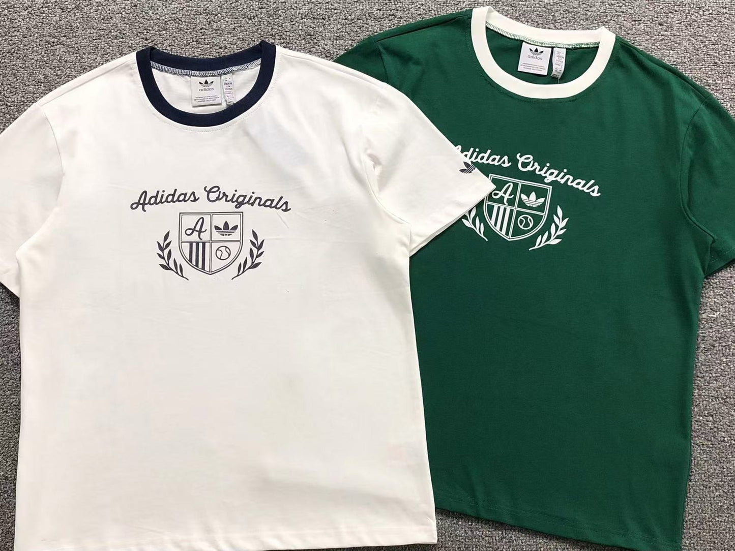 Camiseta adidas Originals Varsity Crest Tee