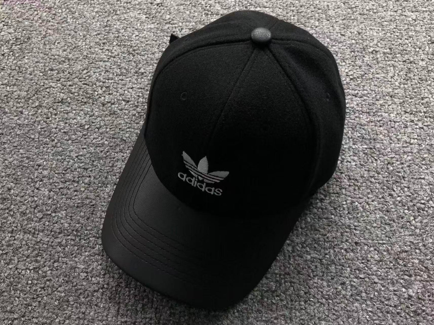 Boné adidas Silent Luxury