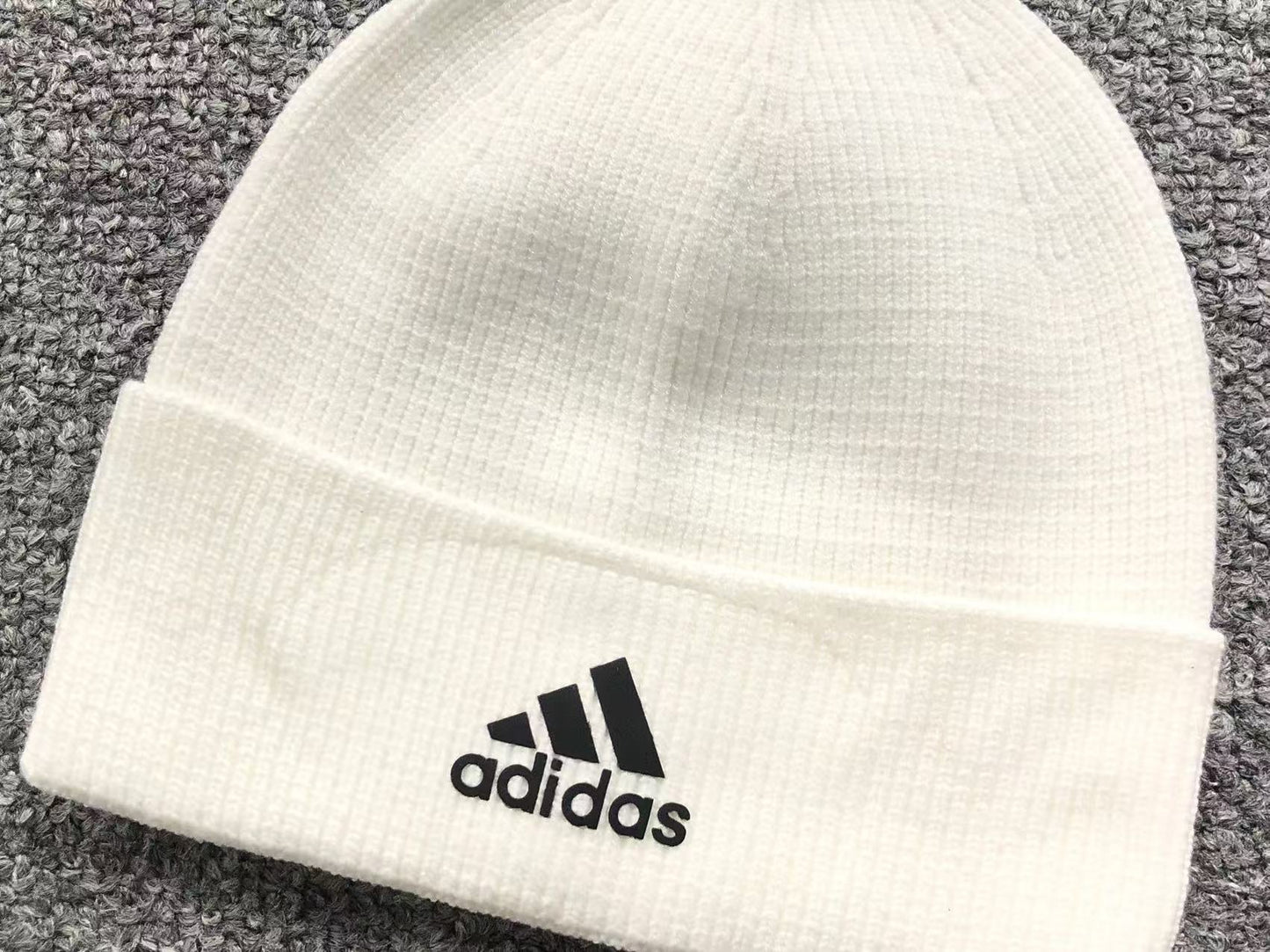 Touca adidas Core Knit