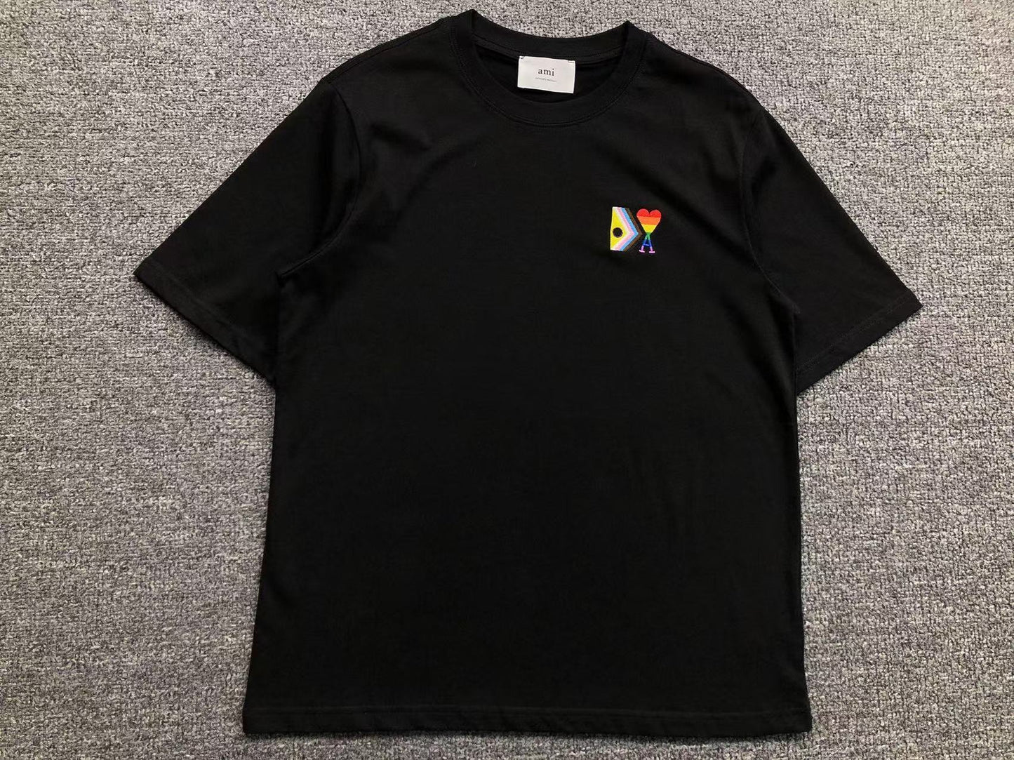 Camiseta AMI Paris Multicolor Heart Edition
