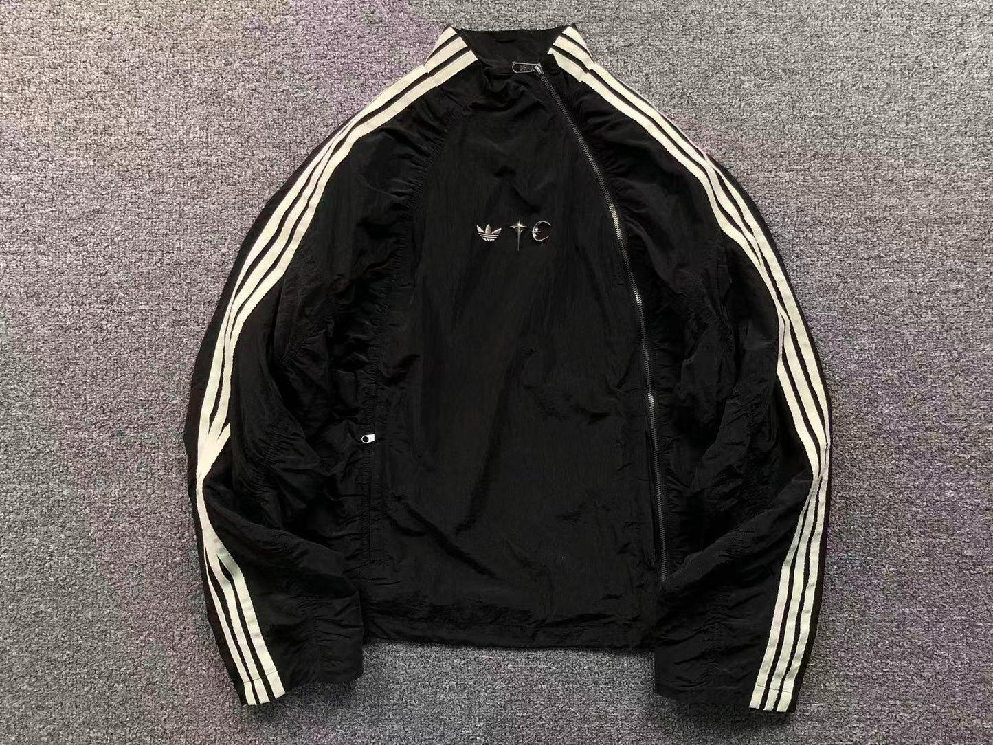 Jaqueta Adidas Darkwave Track Jacket