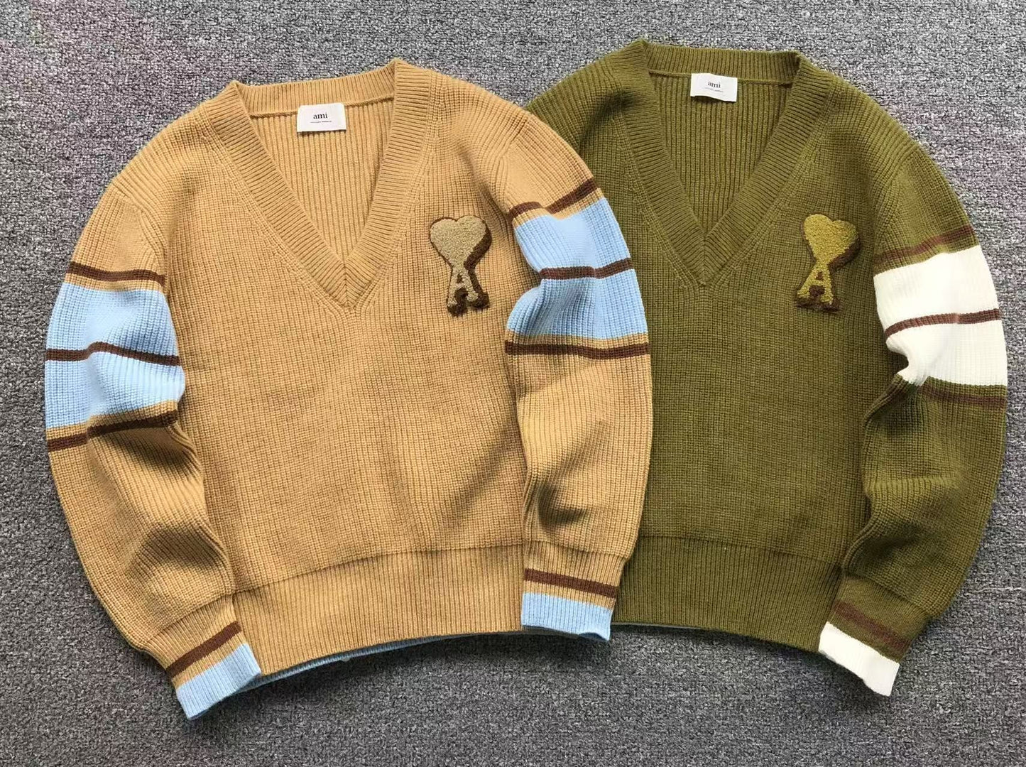 Suéter AMI Paris V-Neck Vintage Knit