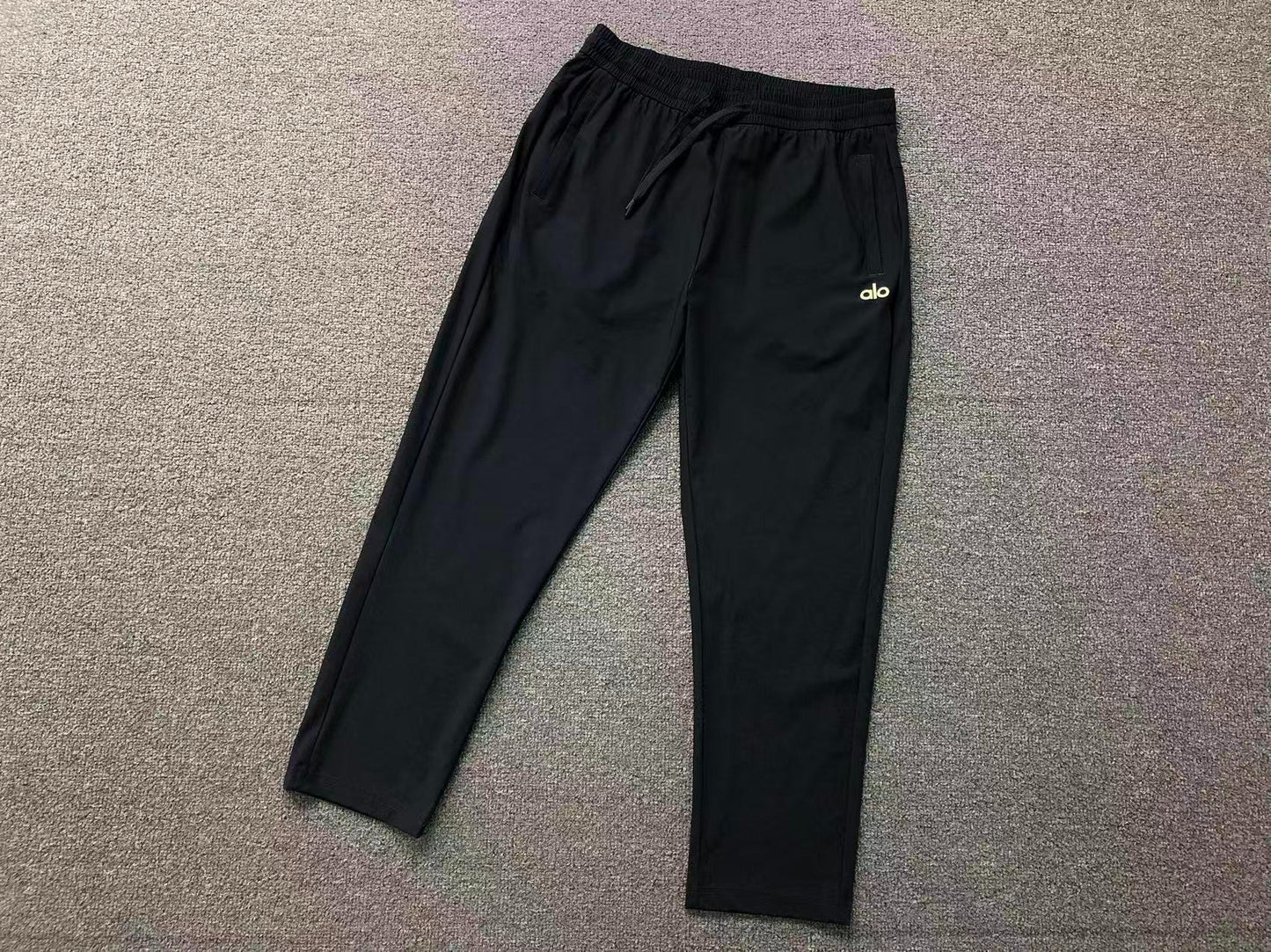 Calça elástica ALO moletom reta