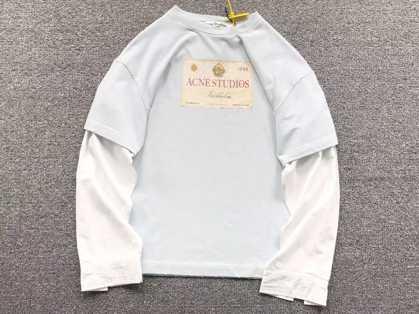 Camiseta Acne Studios Antique 1996 Label Tee