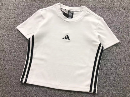 Camiseta Adidas Clean Stripe Tee Feminina