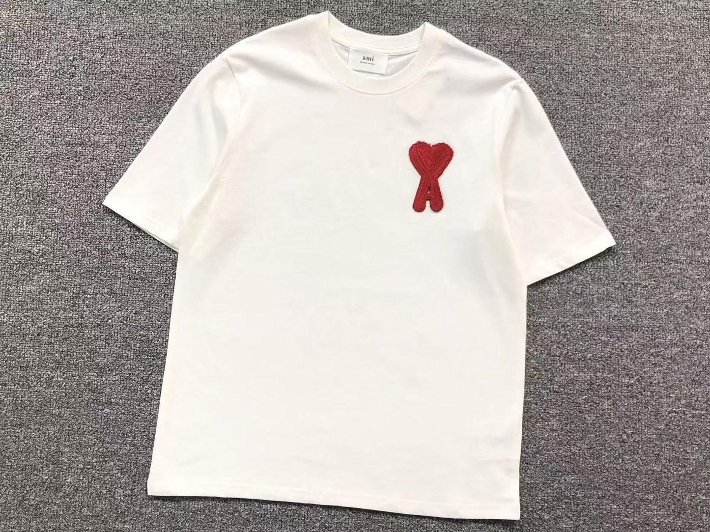 Camiseta AMI Paris Big Heart Embroidered