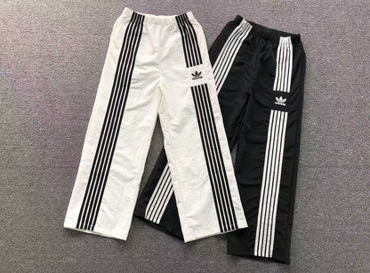 Calça Adidas Wide Track Stripes