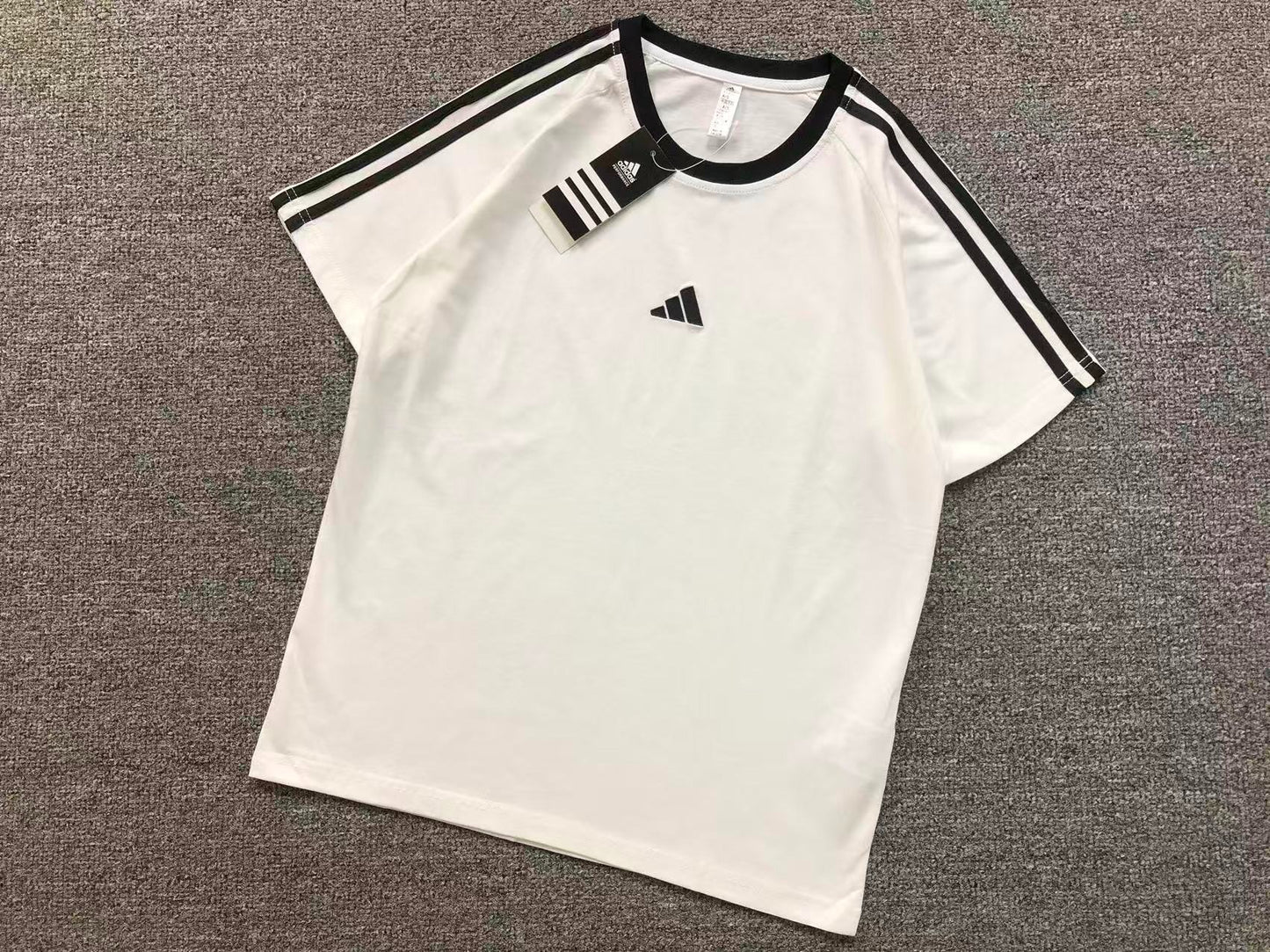 Camiseta adidas Minimal Sport Feminina