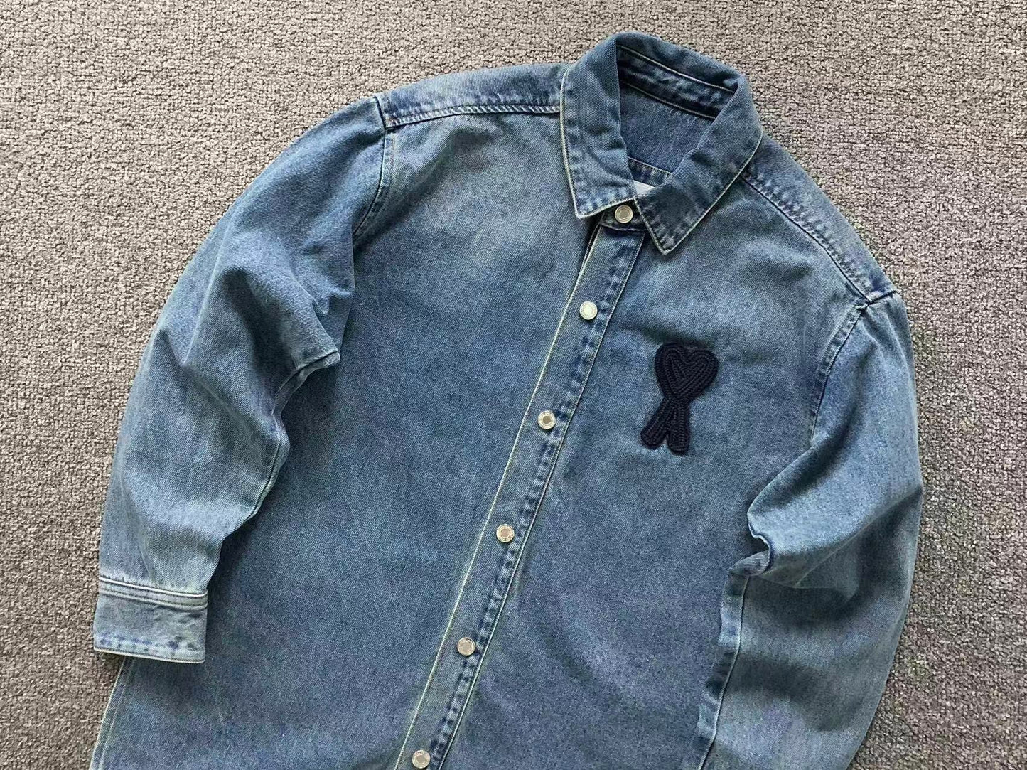 Camisa AMI Paris Washed Denim Heart