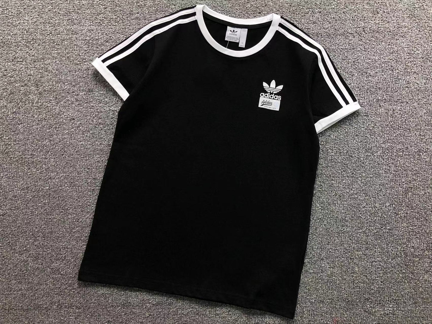 Camiseta Adidas Sport Trim Logo Feminina