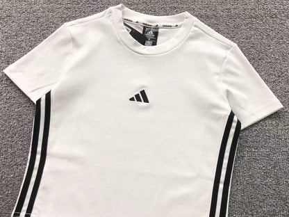 Camiseta Adidas Clean Stripe Tee Feminina