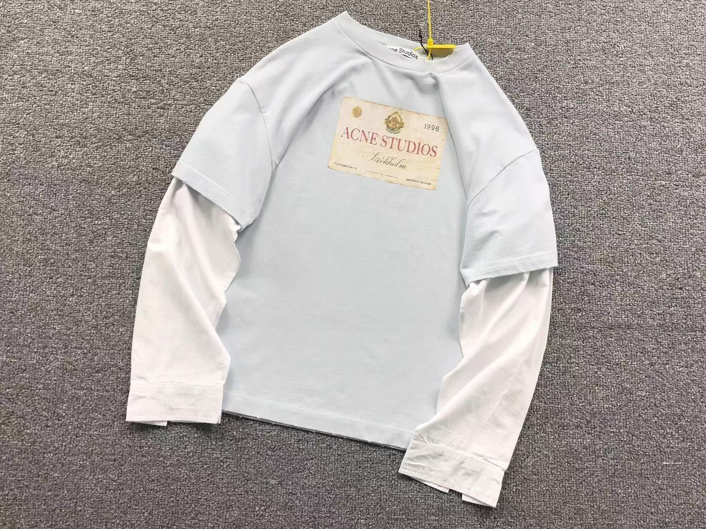 Camiseta Acne Studios Antique 1996 Label Tee