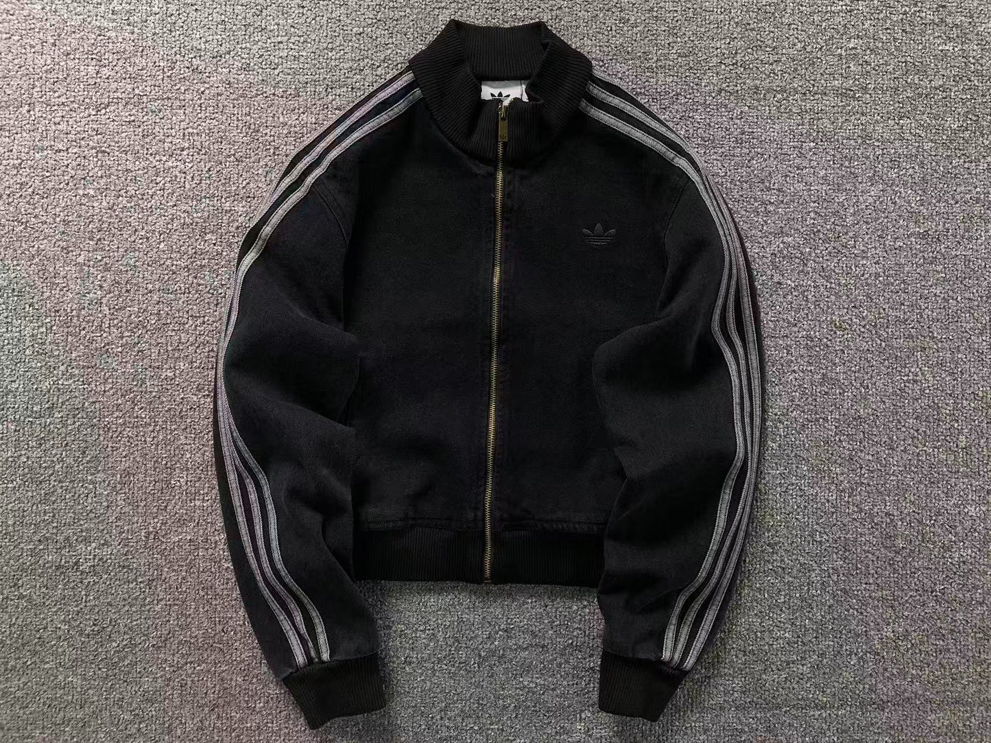 Jaqueta Adidas Washed Denim Archive