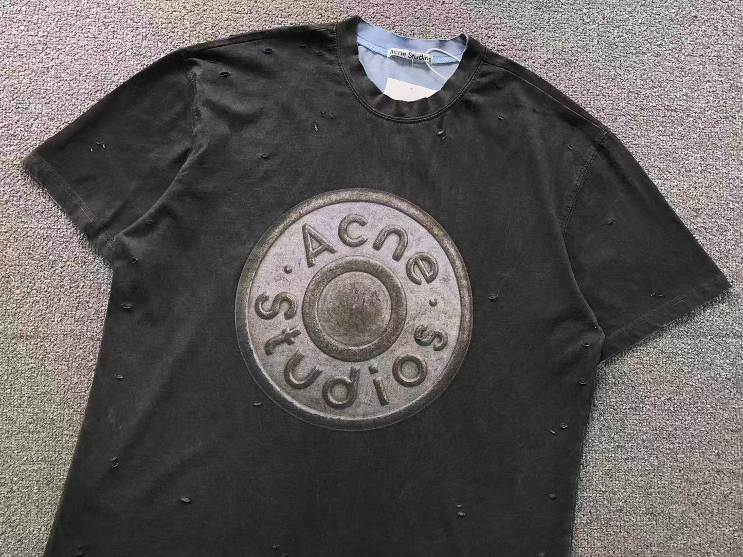 Camiseta Acne Studios Worn Metal Core