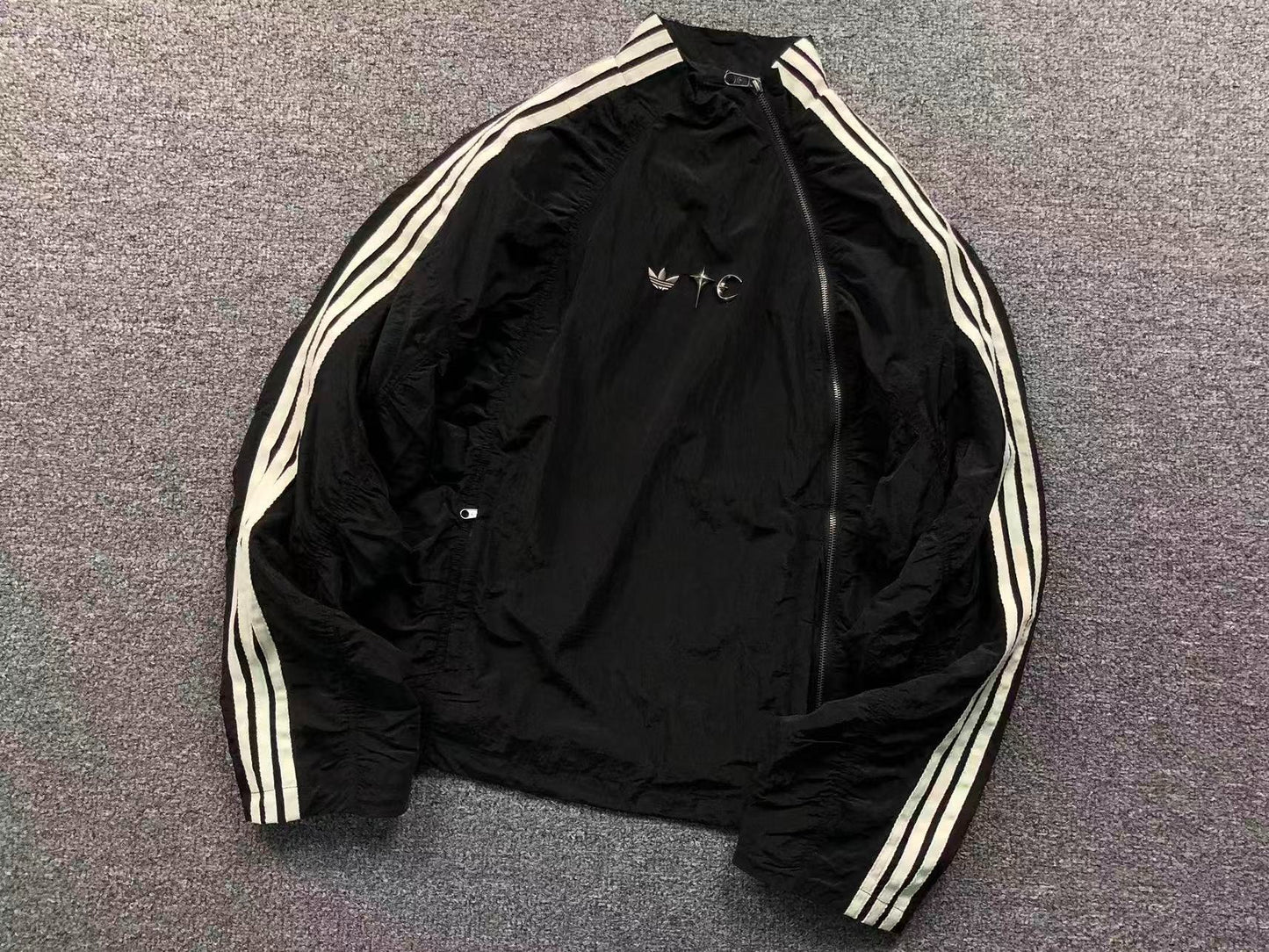Jaqueta Adidas Darkwave Track Jacket