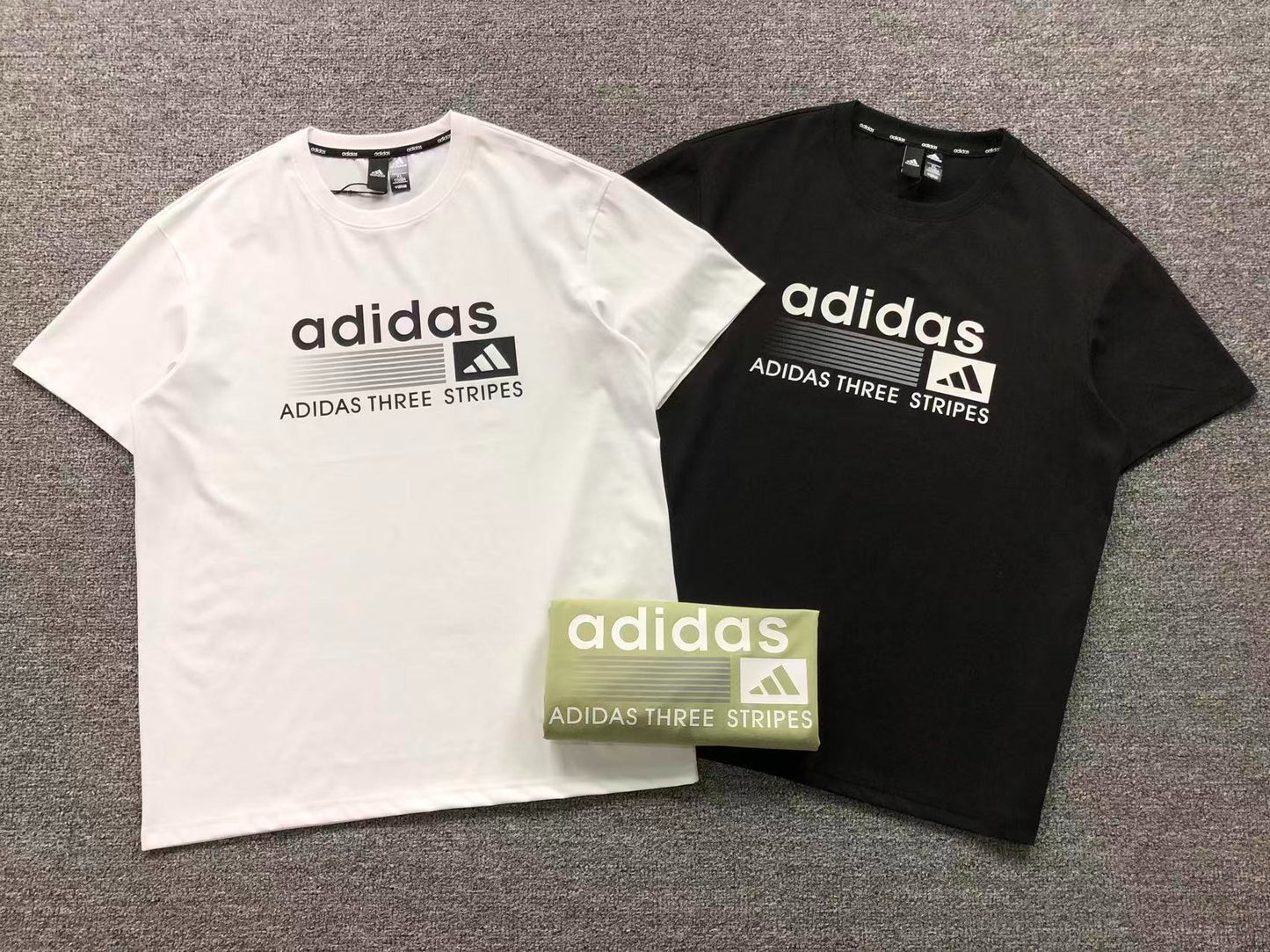 Camiseta Adidas Three Stripes Identity Logo