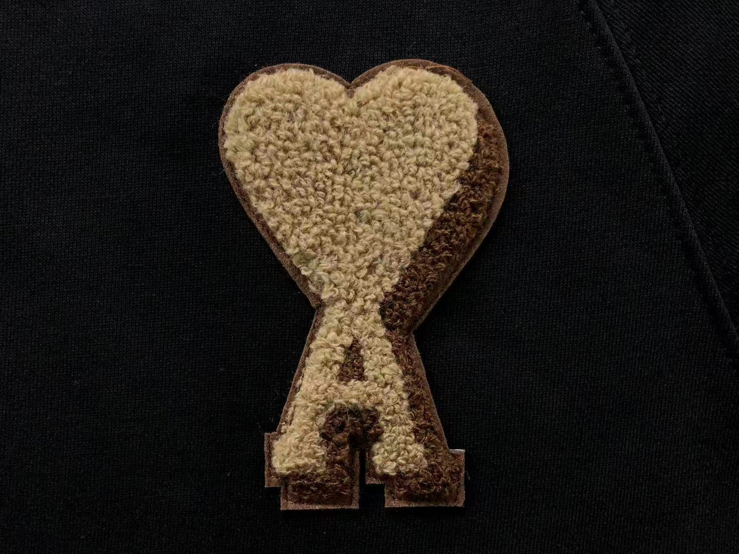 Moletom AMI Paris Ami de Cœur Crewneck Gold