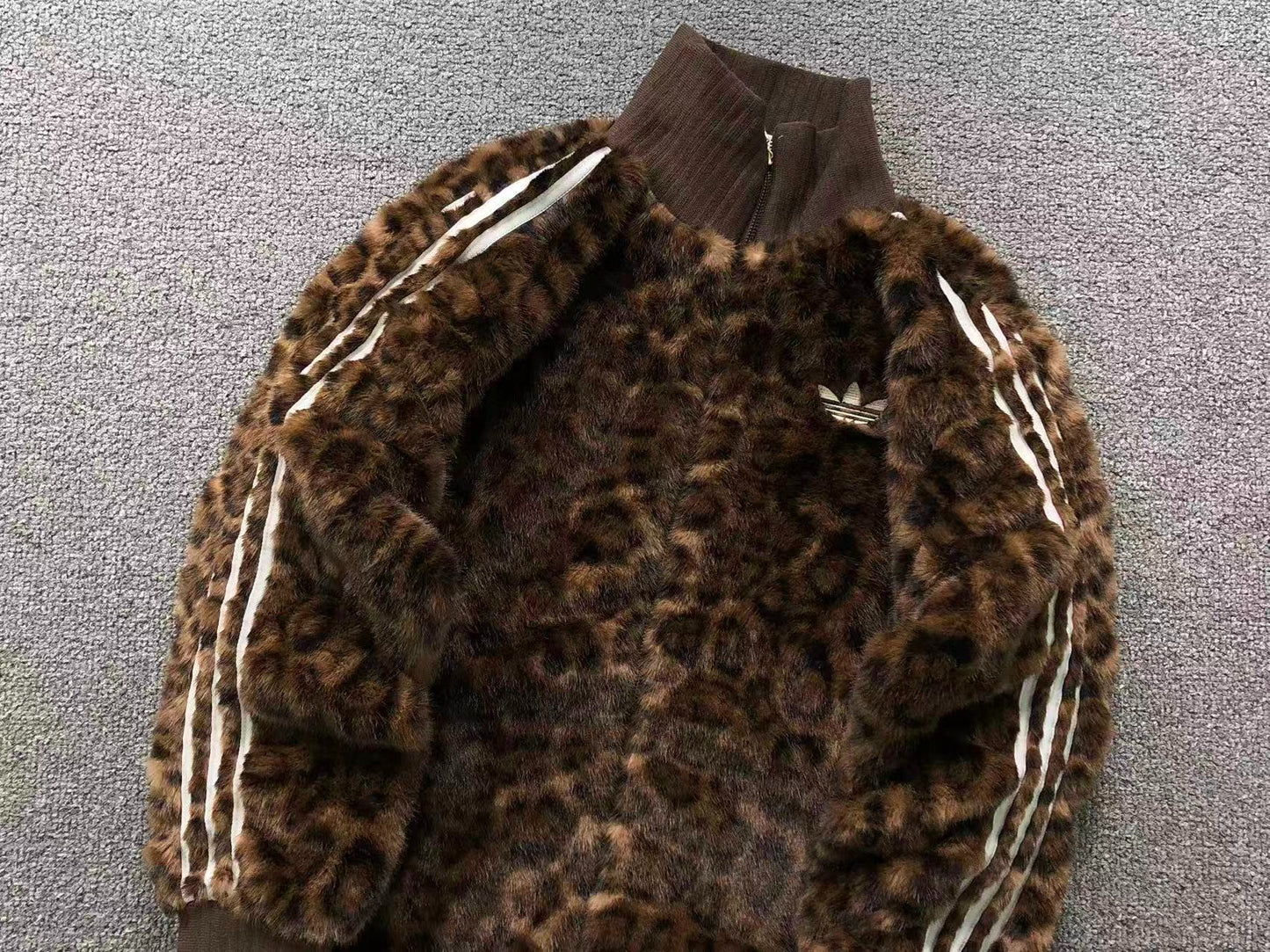 Jaqueta Adidas Leopard Faux Fur Jacket