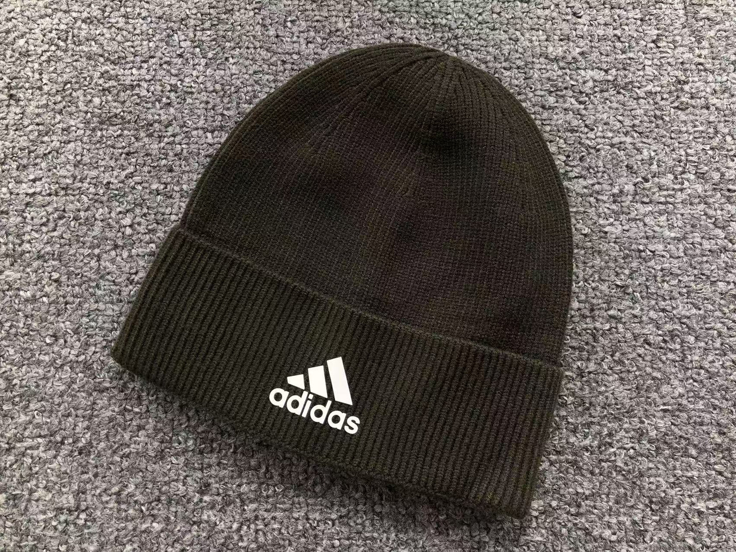 Touca adidas Core Knit