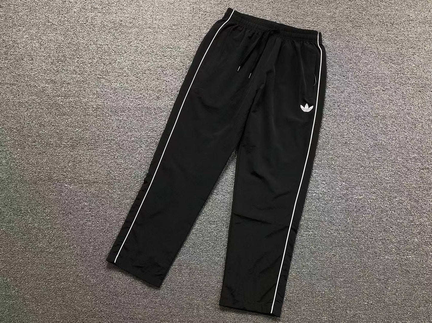Calça Adidas Minimal Line Track Pants