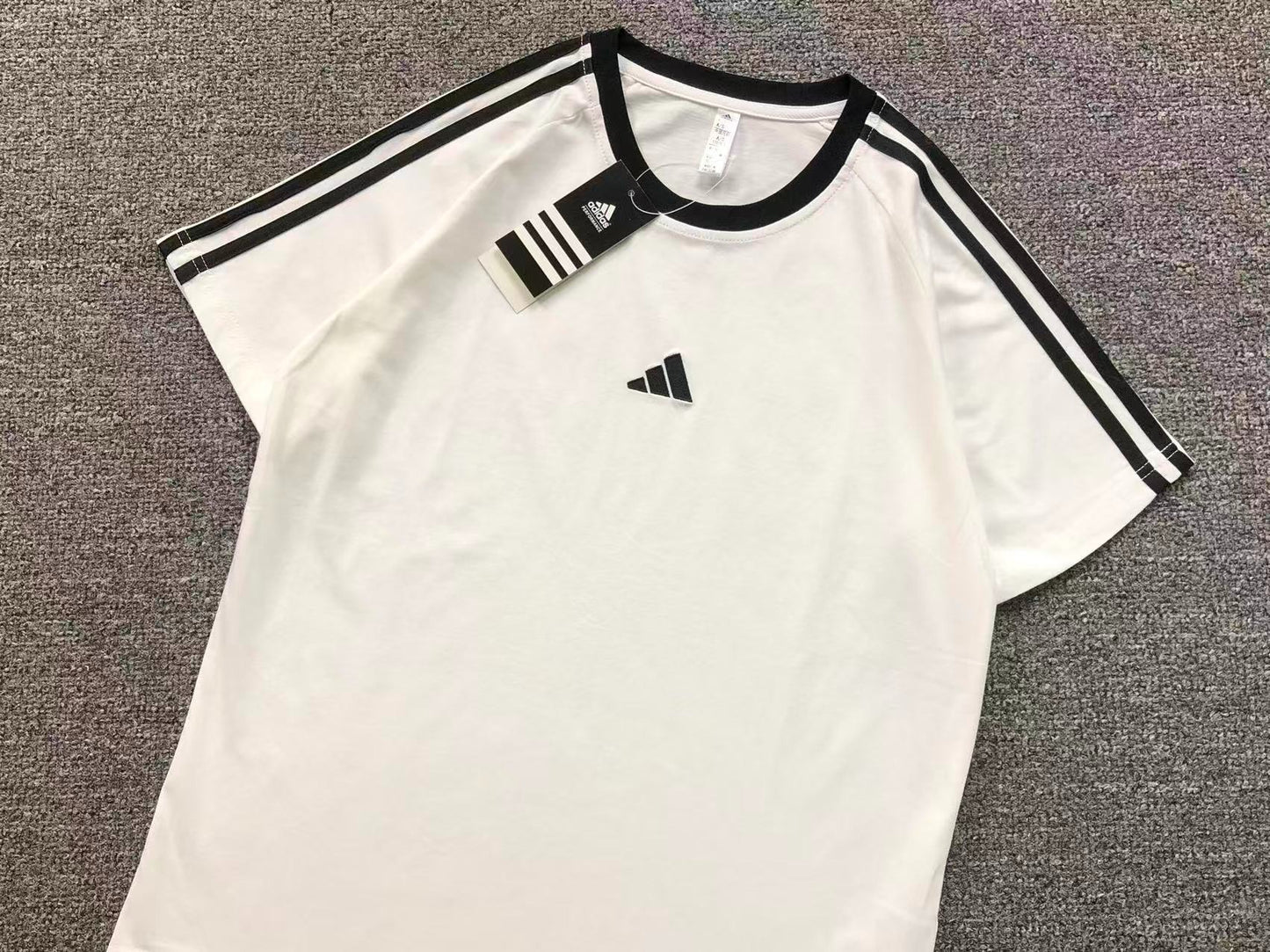 Camiseta adidas Minimal Sport Feminina