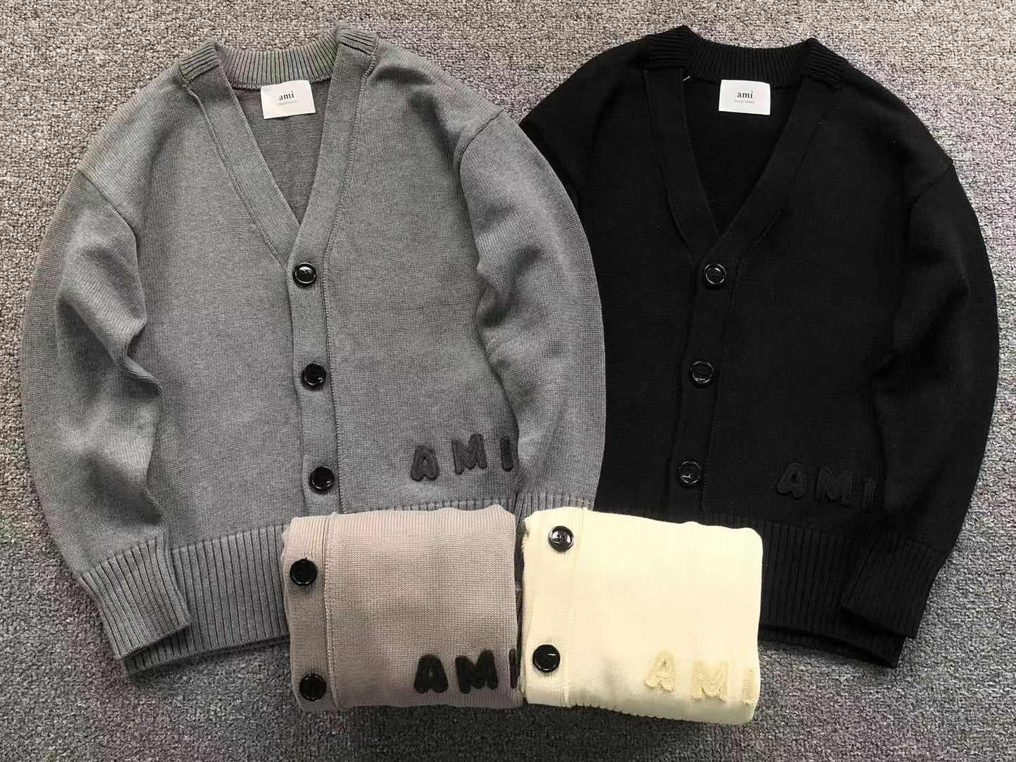 Suéter Cardigan AMI Paris Logo Embossed