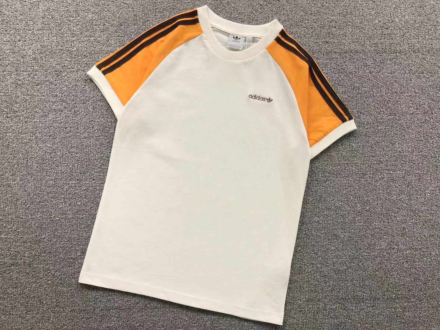 Camiseta Adidas Originals Raglan Vintage Feminina