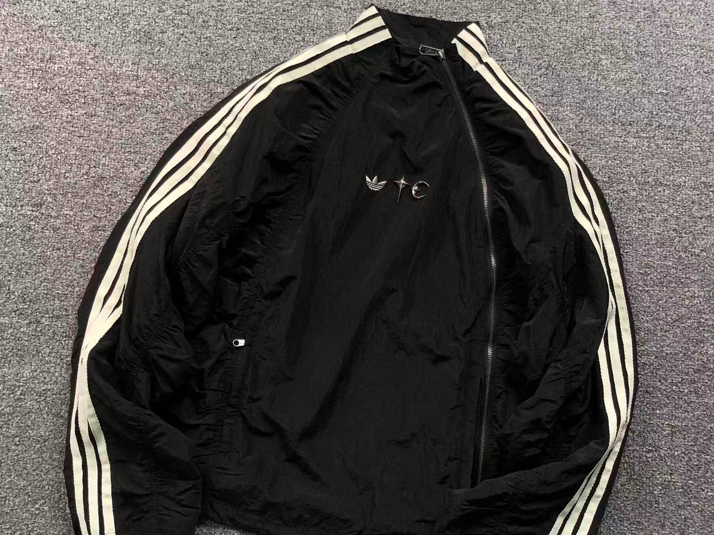 Jaqueta Adidas Darkwave Track Jacket