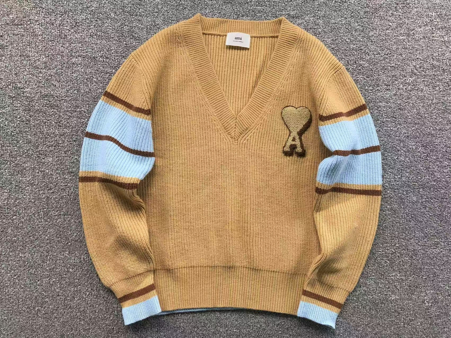 Suéter AMI Paris V-Neck Vintage Knit