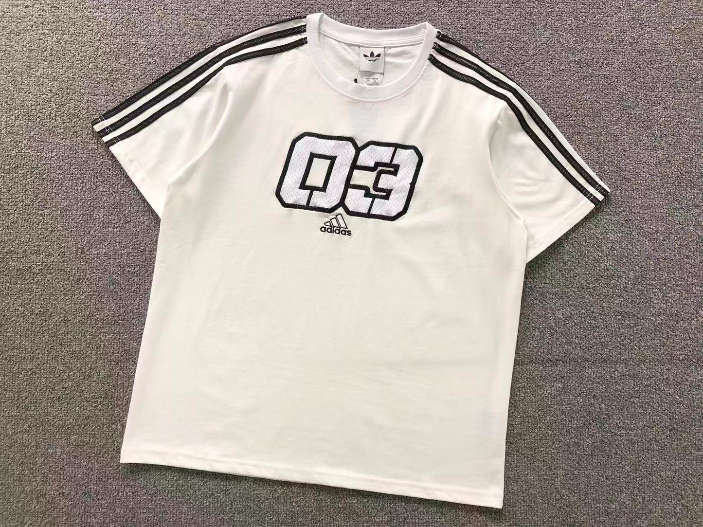 Camiseta Adidas Varsity 03