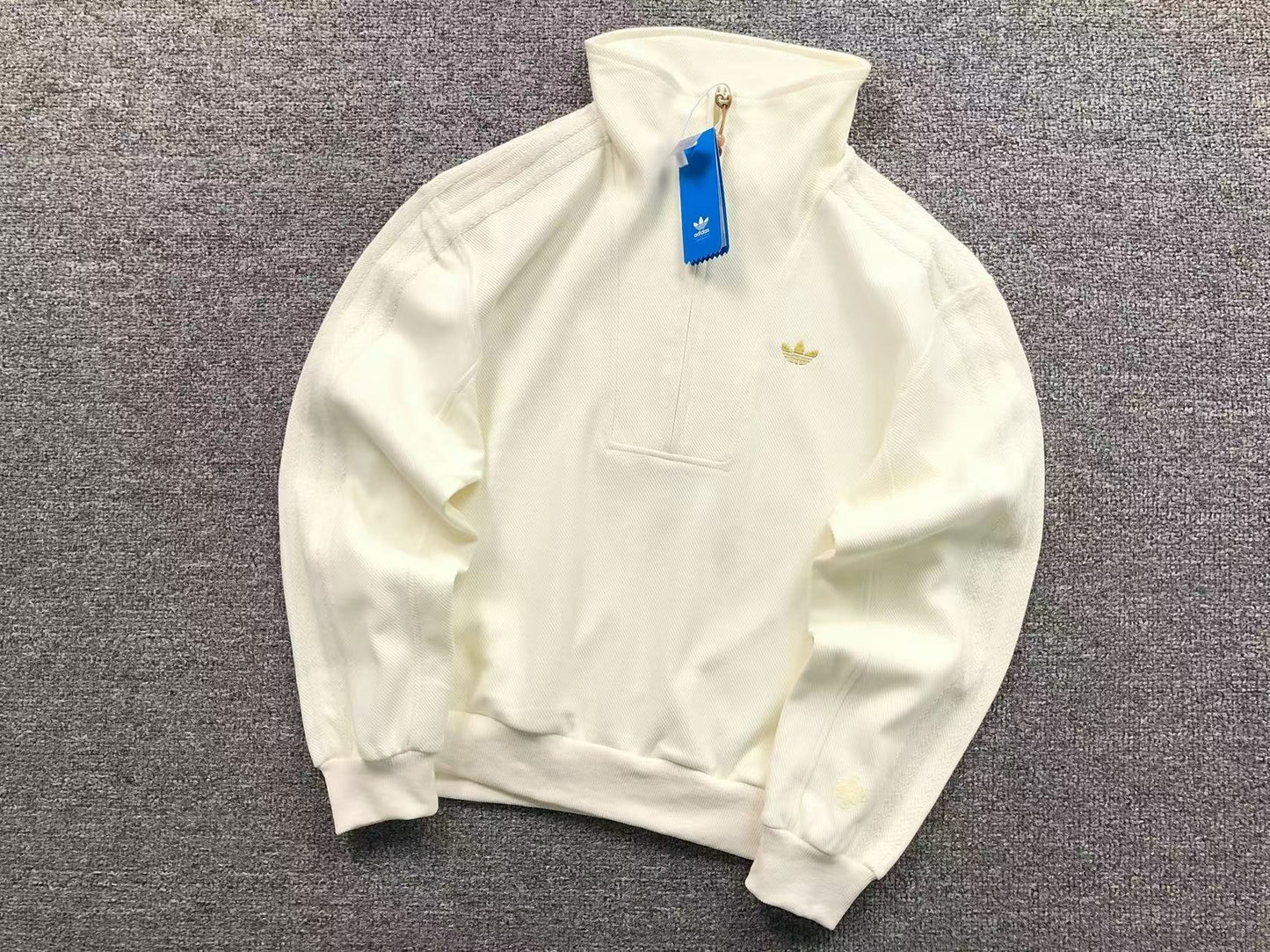 Moletom Adidas Clean Heritage Fit Feminina