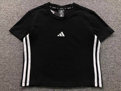 Camiseta Adidas Clean Stripe Tee Feminina