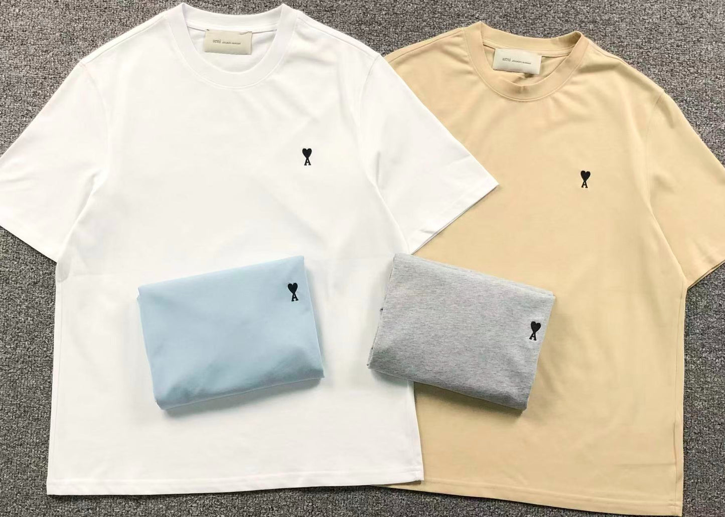 Camiseta AMI Paris Logo Coração Mini Bordado