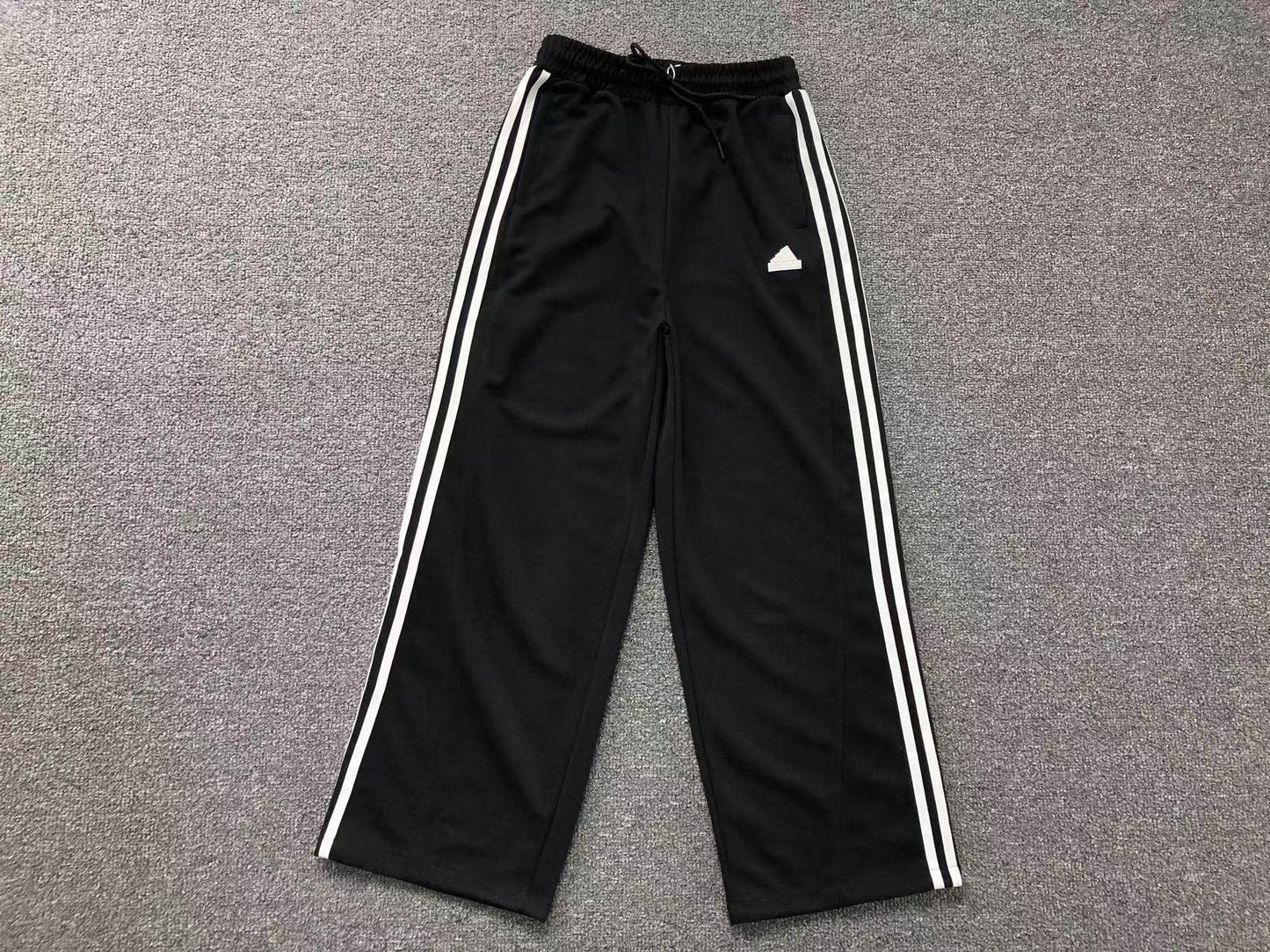 Calça Adidas Classic 3-Stripes Track Pants