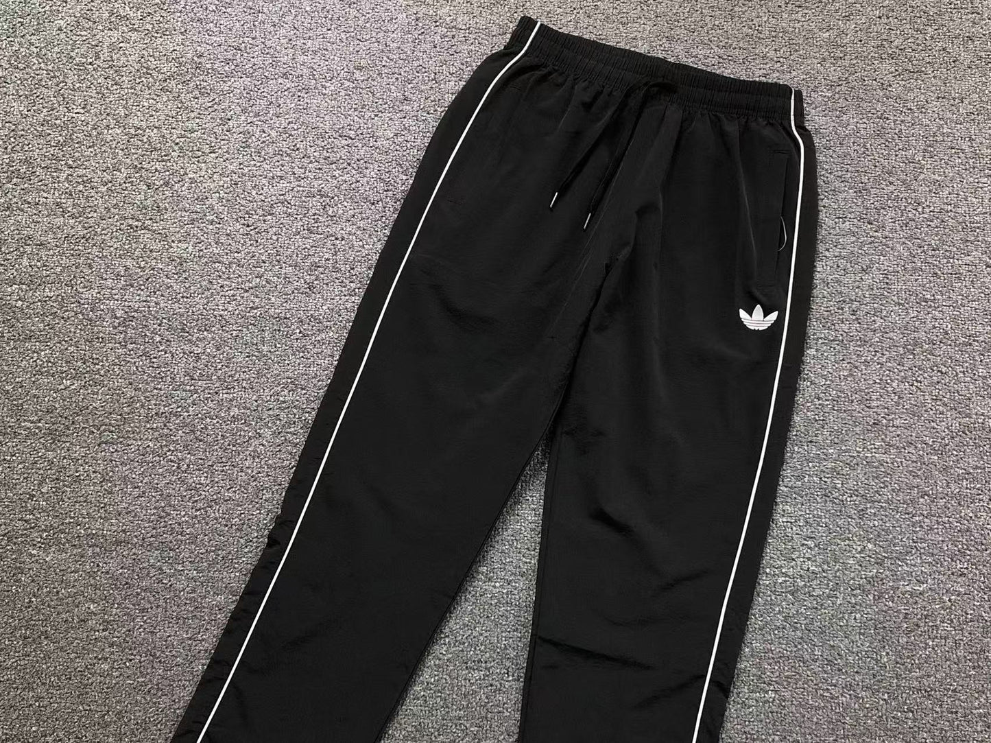 Calça Adidas Minimal Line Track Pants