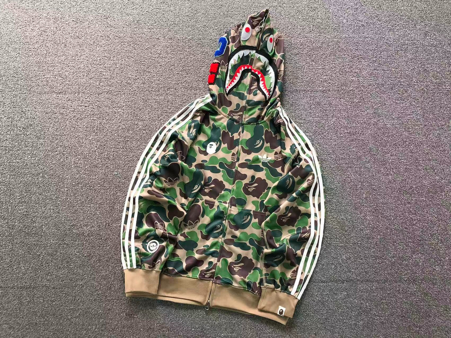 Moletom Adidas x BAPE Shark Camo Zip Hoodie