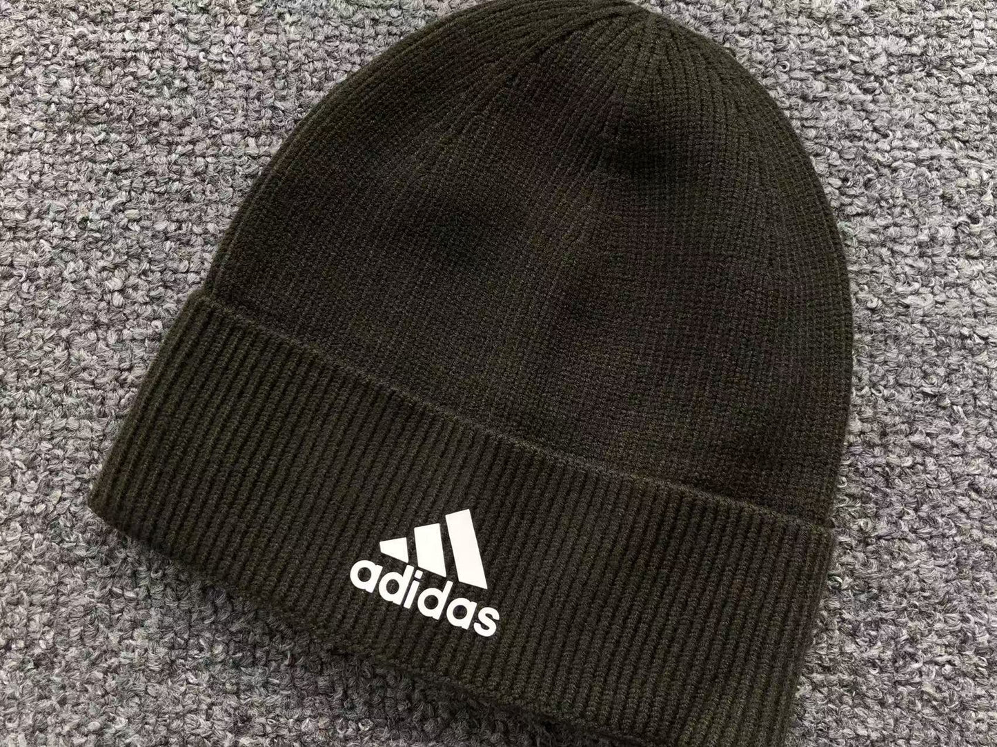 Touca adidas Core Knit