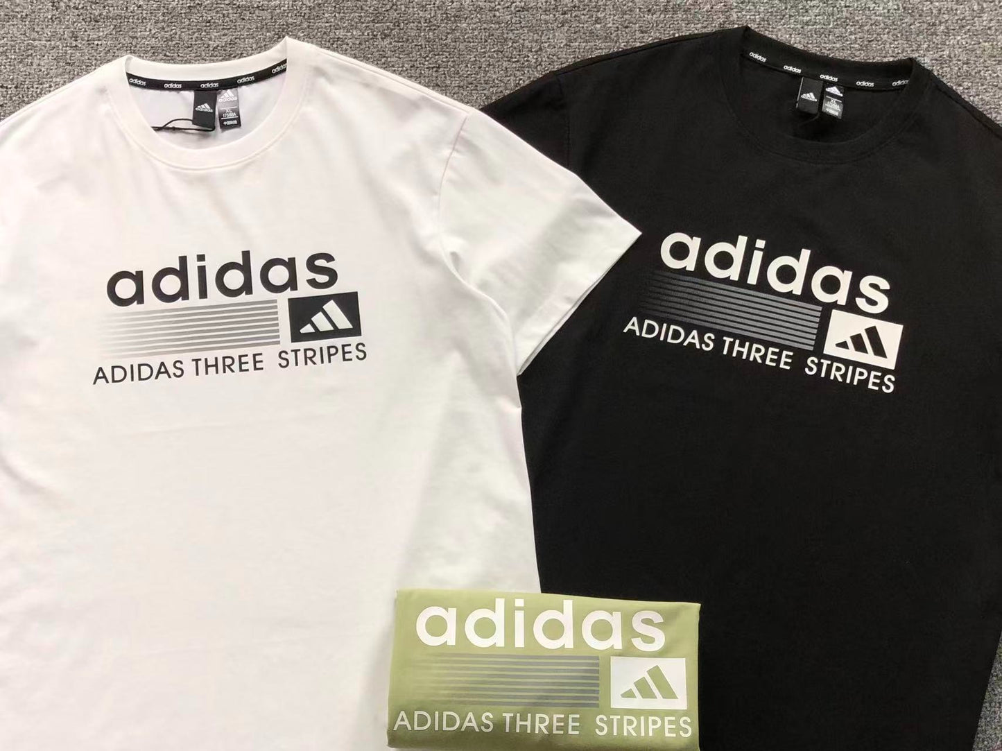 Camiseta Adidas Three Stripes Identity Logo