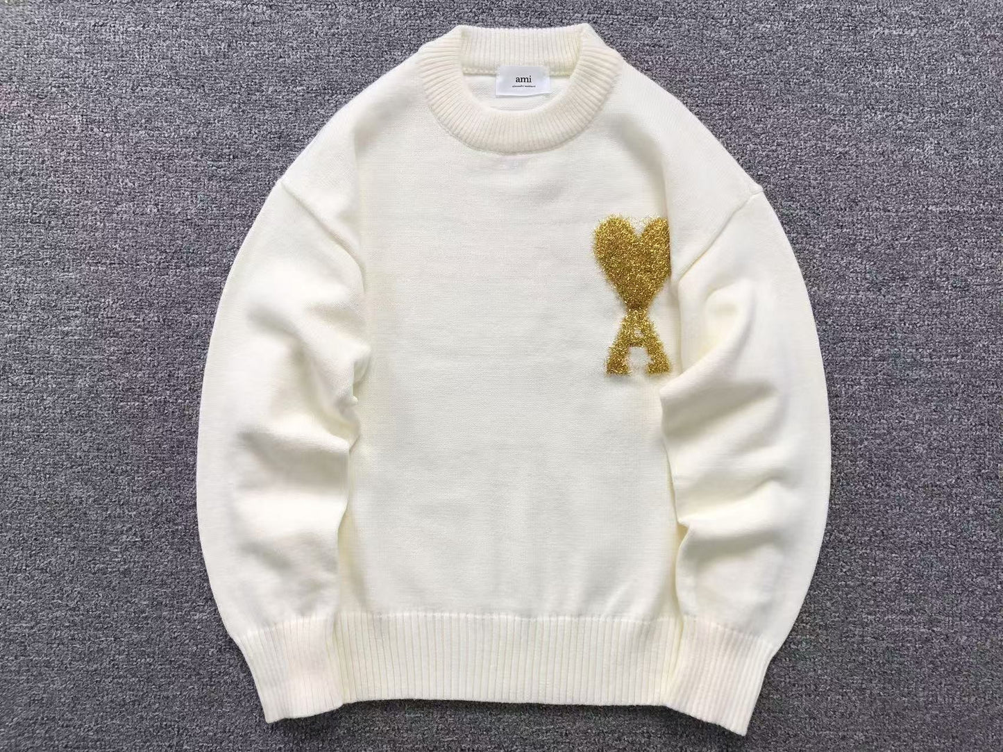 Suéter AMI Paris Coração Dourado