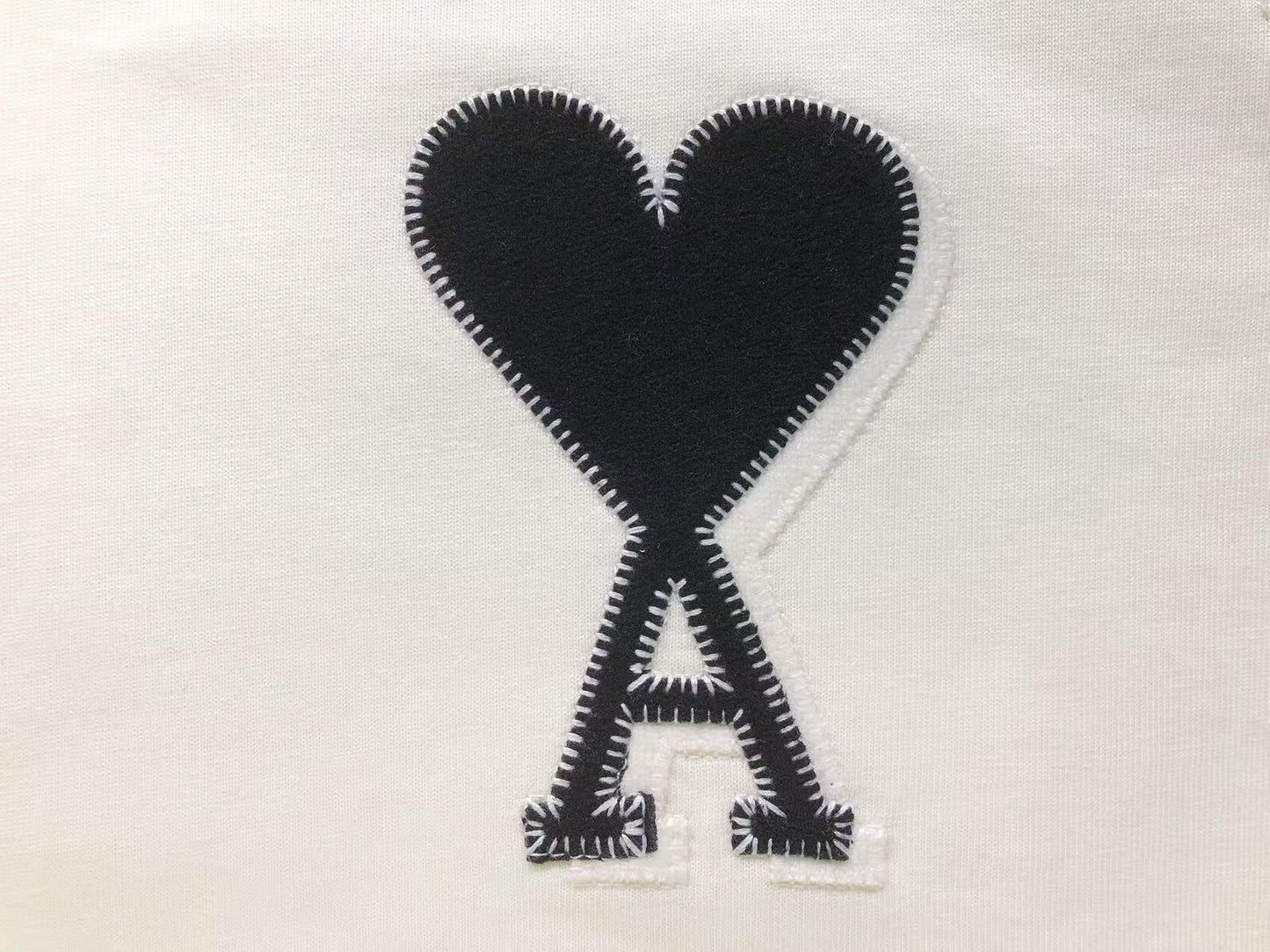 Camiseta AMI Paris Raglan Patch Logo