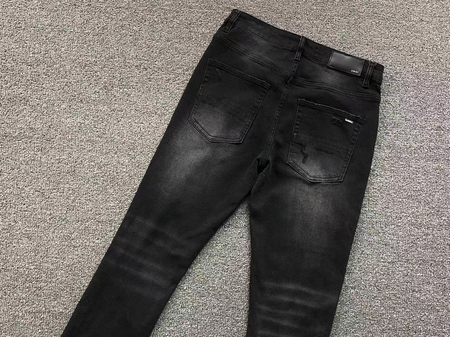 Calça AMIRI Tonal Logo Distress Denim