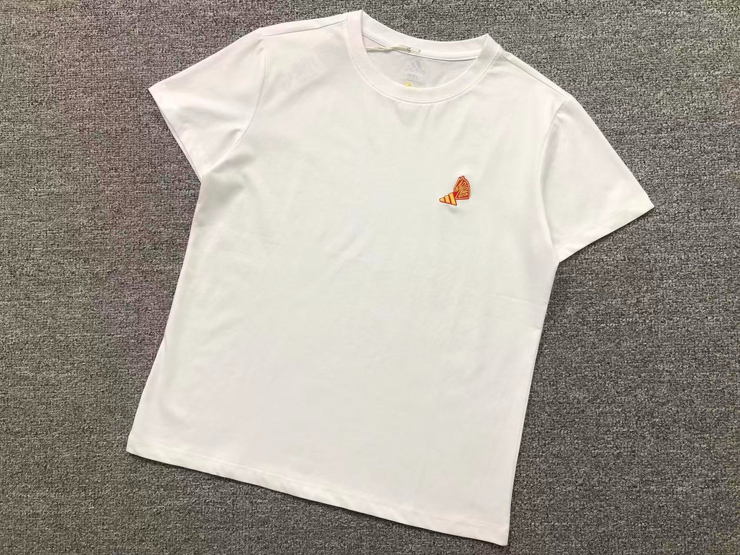 Camiseta Adidas Mini Icon Essentials Feminina